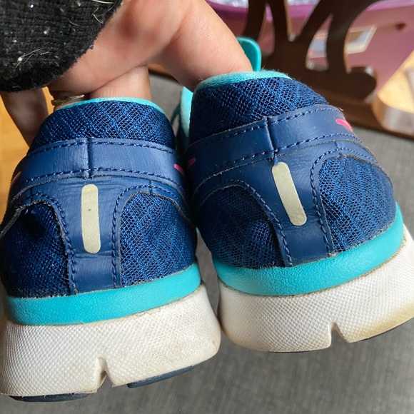 Nike Blue Runners - Picture 2 of 3